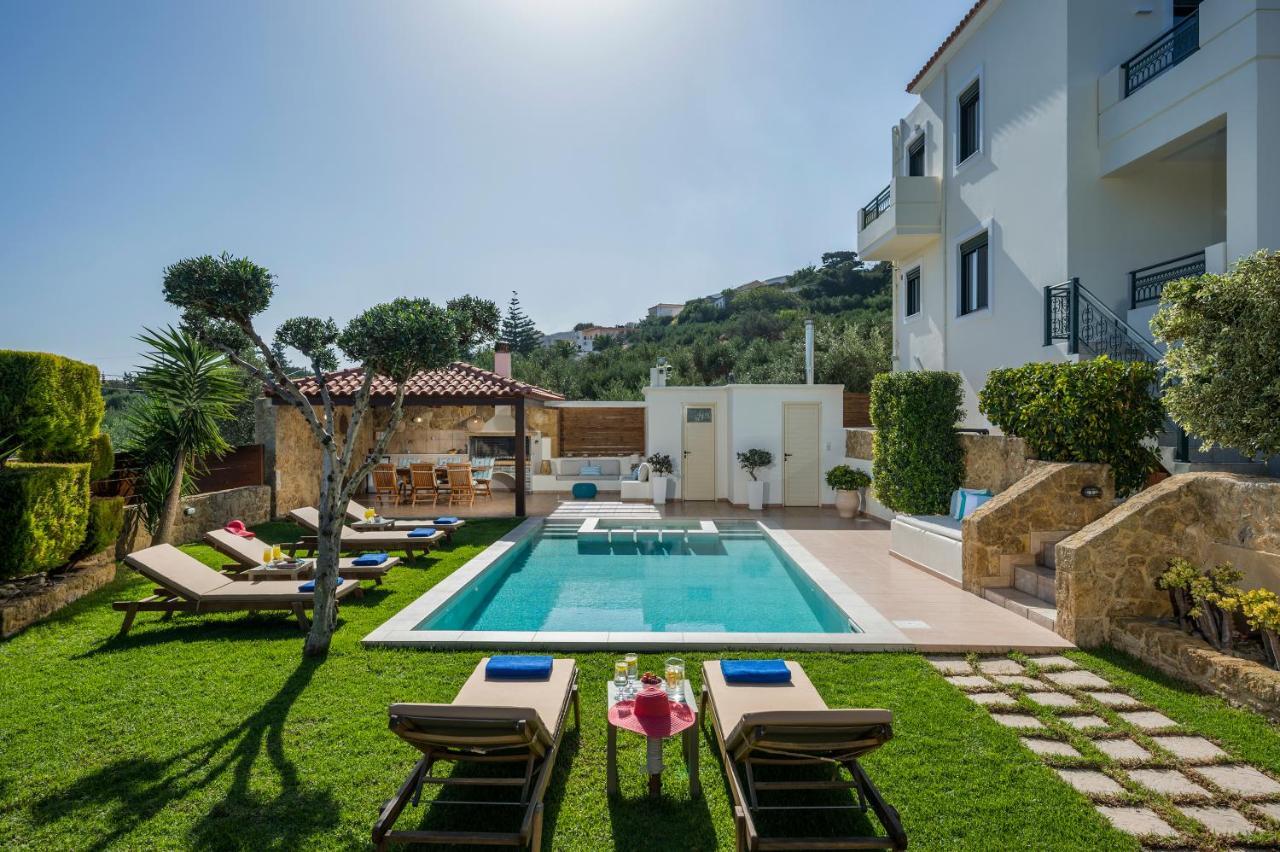 Villa Georgia Heated Pool & Jet-Tub コリンバリ エクステリア 写真